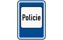 Dopravní značka „Policie“ (č. IJ 1) označuje nejbližší služebnu Policie české republiky, resp. informuje o její blízkosti. Vzdálenost ke služebně lze uvést přímo na značce dole nebo ji vyznačit pomocí dodatkové tabulky. Směr k místu lze vyznačit pomocí dodatkové tabulky. TestImage